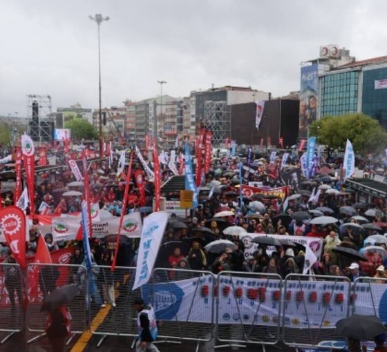 Kadıköy'de 1 Mayıs | Binler birlikte mücadele vurgusu yaptı