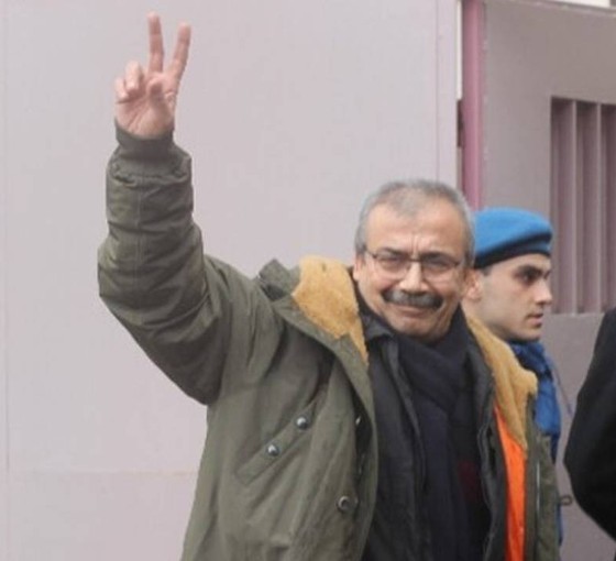 Ömrünü barışa ve sanata adamış bir isim: Sırrı Süreyya Önder