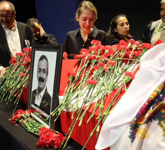 Binler Sırrı Süreyya Önder'i uğurladı: Barışın elçisi ölümsüzdür