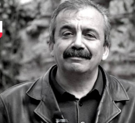 Sol ilahiyatın son müridi, Cansever'in karanfili - Şimdi kayboldu dilimiz. Gözyaşlarımızın sesi geliyor mu oraya