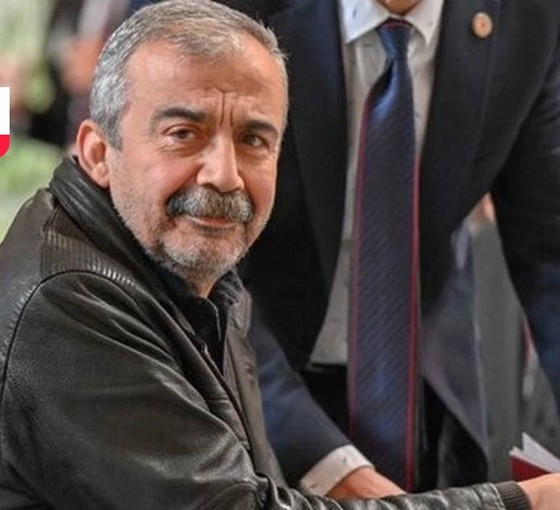 Sırrı Süreyya’ya veda: Hayat ve siyaset