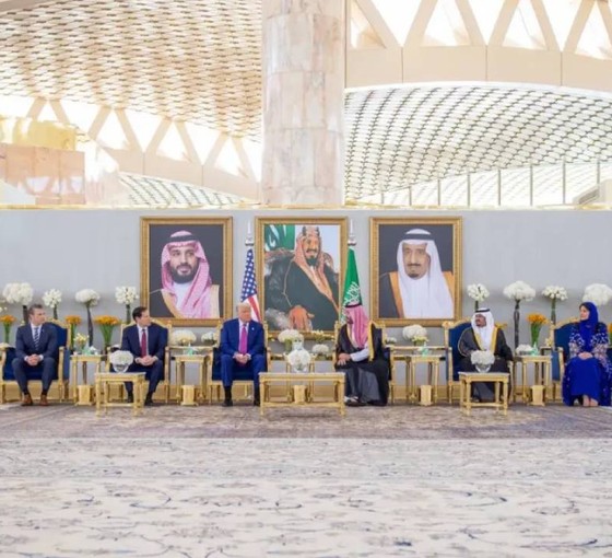 Trump bölgeye yapacağı tarih ziyaret kapsamında Riyad'da