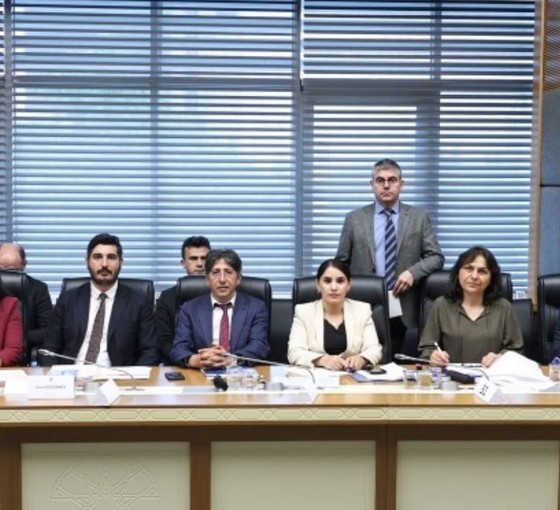 Yargı paketi komisyondan geçti: DEM Parti'nin önergesi AKP-MHP oylarıyla reddedildi