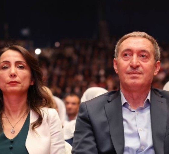 DEM Parti'den bayramlaşma: Eş Genel Başkanlar Eren Bülbül ve Cemile Çağırga'nın ailesini de aradı