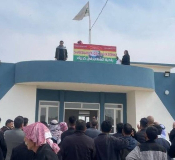 Irak polisi Şengal'de belediye binasına el koydu