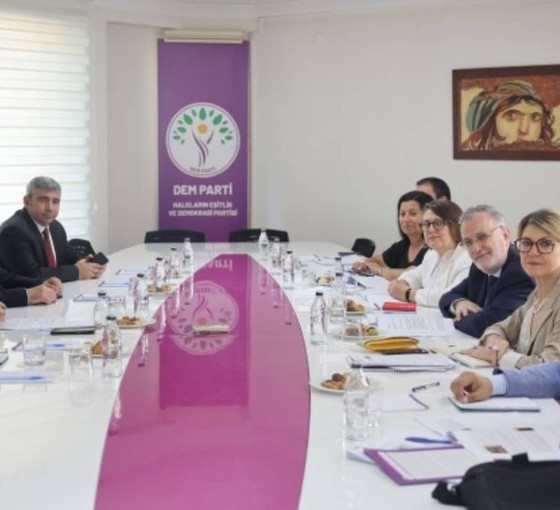 Avrupa Yerel Yönetimler Kongresi heyeti DEM Parti'yi ziyaret etti