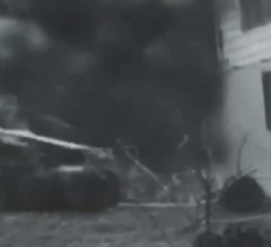 İsrail Evin Cezaevi’ni bombaladı