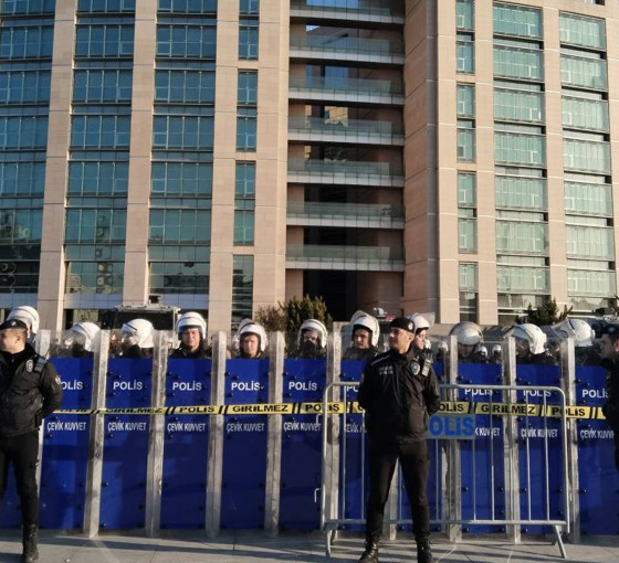 İktidar: son gelişmeler programlı siyaset mi, panik mi?