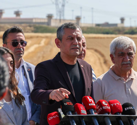Özgür Özel'den Öcalan'ın çağrısı ile ilgili ilk açıklama: Bırakılan şey silahsa doğrudur
