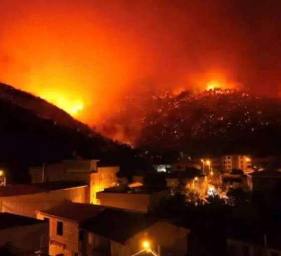 Yangında kalp krizi geçiren itfaiyeci hayatını kaybetti