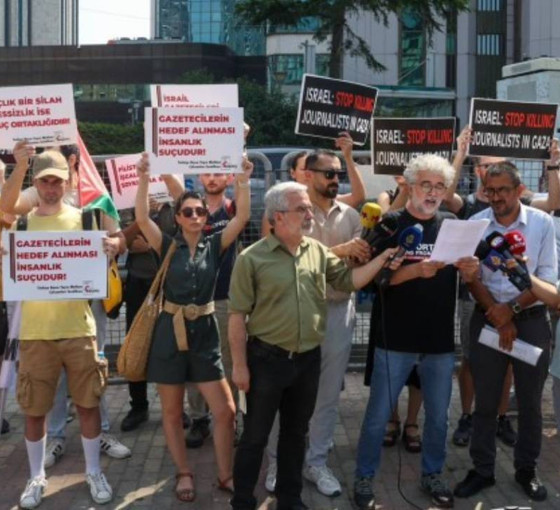 Basın meslek örgütlerinden İsrail Konsolosluğu önünde protesto