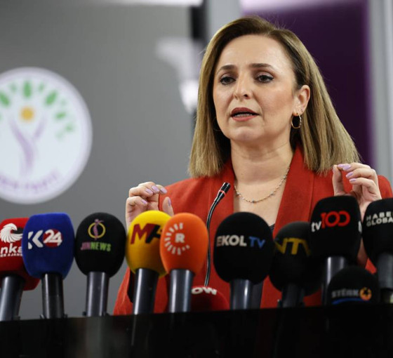 DEM Parti Sözcüsü Doğan: Masada yer almak cumhuriyetin ikinci yüzyılda yer almaktır. Mücadelemiz İzmir için, Şırnak için