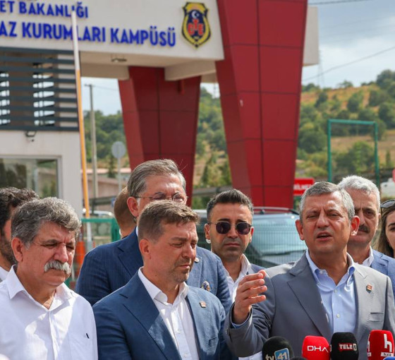 Özgür Özel, Figen Yüksekdağ'ı ziyaret etti