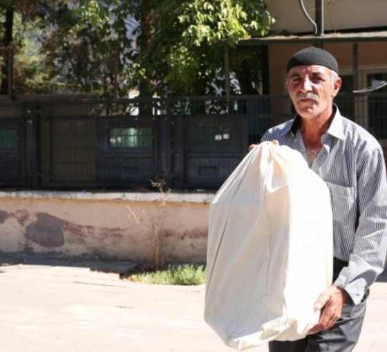 Oğlunun kemiklerini bir kutuda teslim aldığı fotoğraf ile gündem olmuştu: 'Benim gibi acı çekenler barış istiyor'