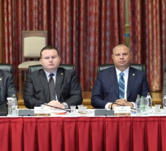 Komisyon toplantısında partiler önerilerini sunuyor... AKP: ETA-IRA örnekleri incelenmeli. MHP: İnfaz hukuku baştan yapılmalı