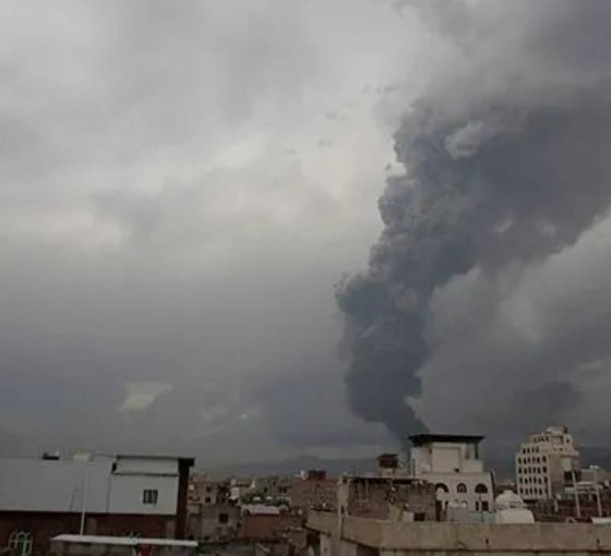 İsrail Yemen'e hava saldırıları düzenledi: Başkanlık Sarayı'nın bulunduğu askeri yerleşke vuruldu