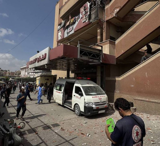 İsrail hastane bombaladı: 4’ü gazeteci en az 20 kişi öldü