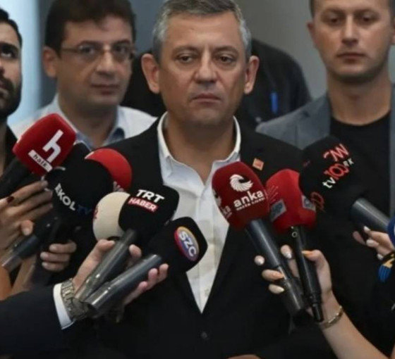 Özgür Özel'den kayyım açıklaması: 'O kayyum orada 6 gün durur. 6 gün sonra parti, seçilmiş Genel Başkanı yeniden seçer'