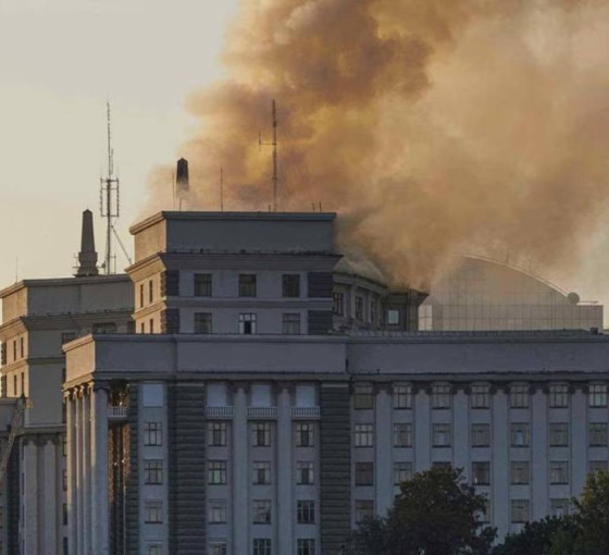 Rusya, Ukrayna'ya en büyük hava saldırısını gerçekleştirdi: İlk kez hükümet binası vuruldu
