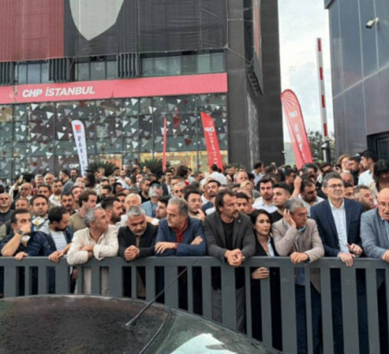 CHP İstanbul İl Başkanlığı binasını kapatma kararı aldı