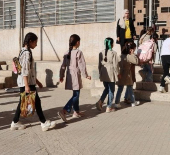 Kuzey ve Doğu Suriye'de ders zili 3 ayrı ana dilde çaldı