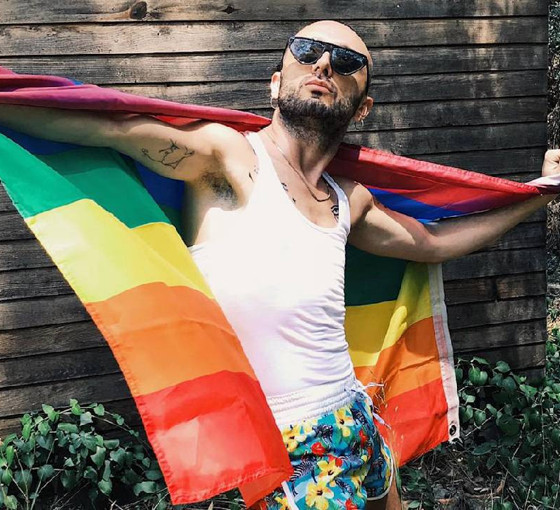 Şarkıcı Mabel Matiz'in 'perperişan' şarkısına erişim engeli gelmişti, şimdi ise hakkında suç duyurusu yapıldı