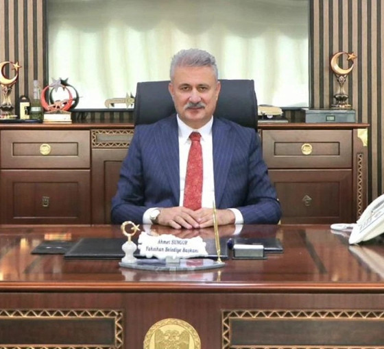 'İrtikap' soruşturmasında tutuklanan AKP'li başkan görevden uzaklaştırıldı