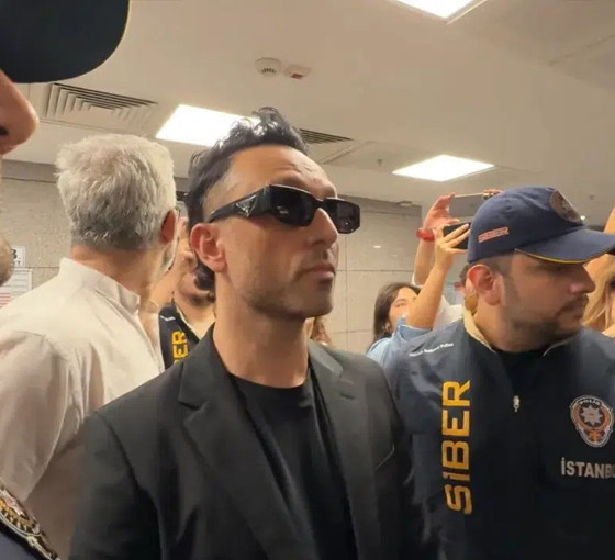 Mabel Matiz ifade verdi: Şarkının sözlerinde müstehcenlik içeren bir kasıt yok