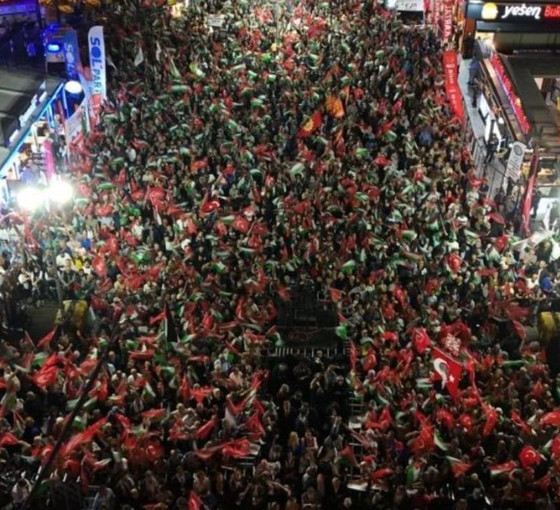 CHP'den Filistin'e destek mitingi... Özgür Özel: 'Trump'tan randevu dilenenler İsrail zulmüne engel olamaz'