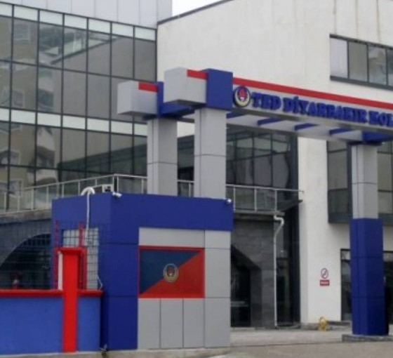 TED Koleji'nin 'tek dil' etkinliğine tepki: Eğitim kurumlarının görevi tekçiliği yeniden üretmek değil