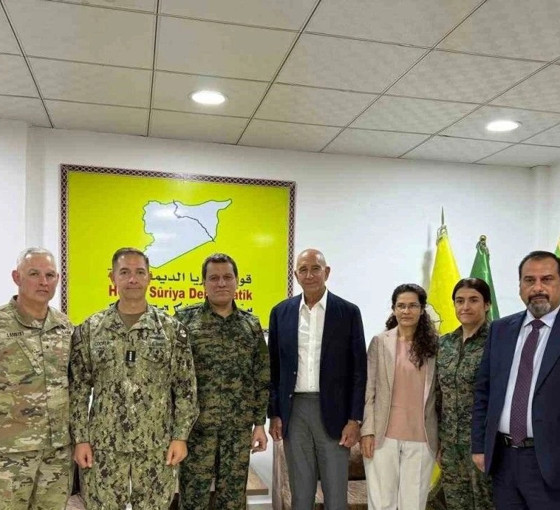 ABD Büyükelçisi Tom Barrack, SDG Genel Komutanı Mazlum Abdi ile görüştü