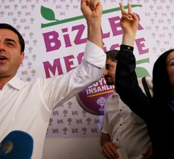 Diyarbakır Barosu: Demirtaş ve Kobene davasında tutuklu tüm siyasetçiler tahliye edilmeli