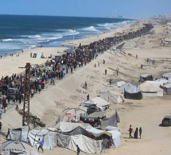 Binlerce Filistinli kuzeydeki evlerine dönmeye başladı