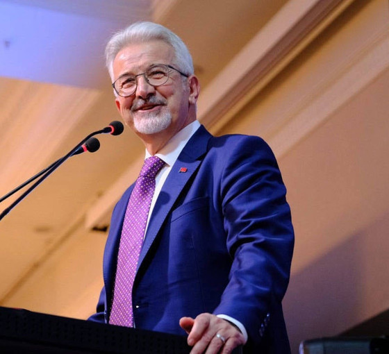 CHP'li eski başkan ve 14 kişi tutuklandı