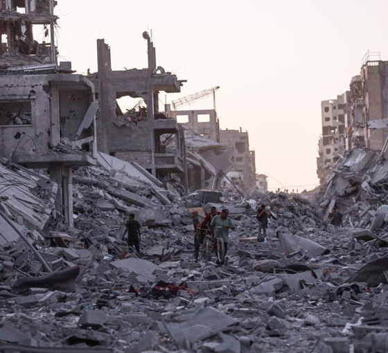 Gazze'de enkaz altında en az 10 bin cenaze var