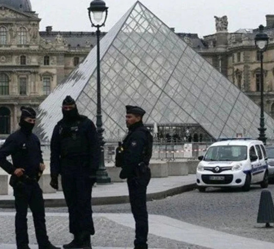 Louvre soygunu: Fransa İçişleri Bakanı büyük ihmali açıkladı