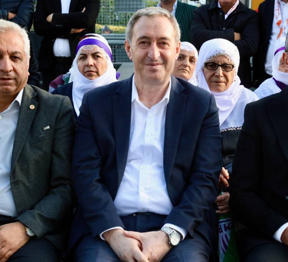 Siyasi parti temsilcileri Esenyurt mitinginde buluştu: 4 büyük değer için bir araya geldik