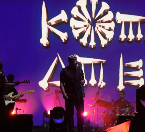 Koma Amed 30 yılın ardından Diyarbakır'da binlere konser verdi