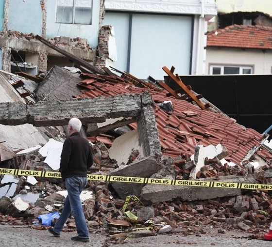 Balıkesir'de depremler sürüyor: 13 saatte 330'dan fazla artçı deprem oldu