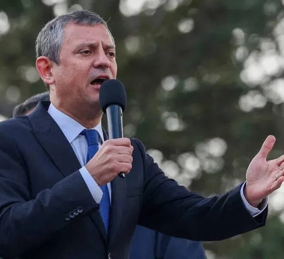 Özgür Özel: Darbeci kuşatma altındayız, sandığı bekliyoruz