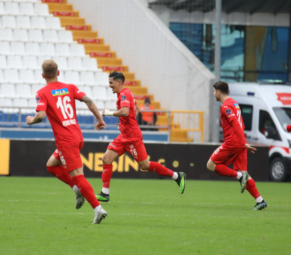 Sivasspor'dan üst üste 4. galibiyet - Resim : 1