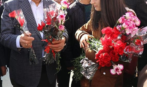 Seçimin 'kazananı' çiçekçiler oldu - Resim : 1