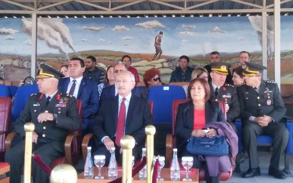 CHP lideri oğlunun yemin töreninde - Resim : 1