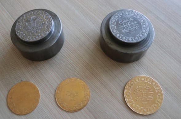 Sahte altın ve madeni Euro üretip piyasaya sürenler yakalandı - Resim : 1