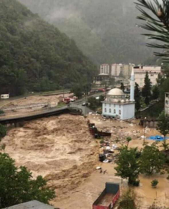 Artvin'de sel: Dereler taştı, yollar kapandı - Resim : 5