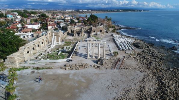 Antalya'da bir evin altında 7'nci yüzyıla ait sinagog bulundu - Resim : 1