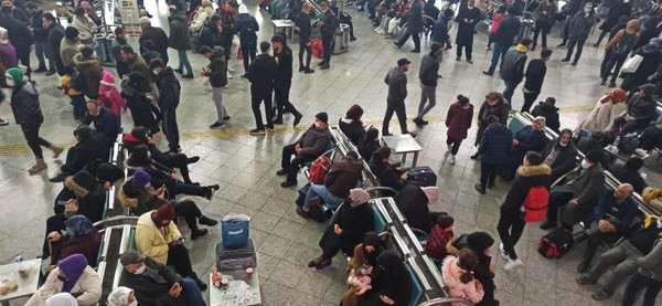 Konya'yı çevre illere bağlayan tüm yollar kapalı; yolcular terminalde kaldı - Resim : 2