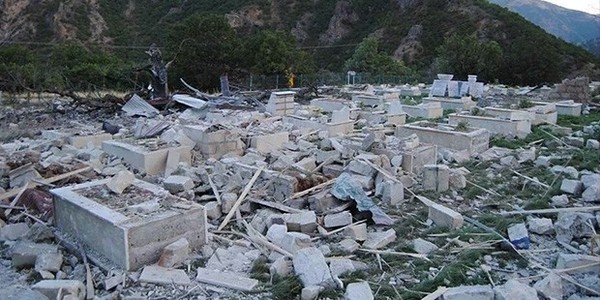 Irkçı siyaset mezar saldırılarını gelenek haline getirdi - Resim : 3