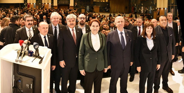 Akşener’den 'parlamenter sistem' mesajı: Kaçış yok - Resim : 1