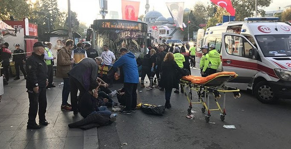 Beşiktaş'ta özel halk otobüsünün sabıkalı sürücüsü dehşet saçtı: 2 si ağır 13 yaralı - Resim : 1